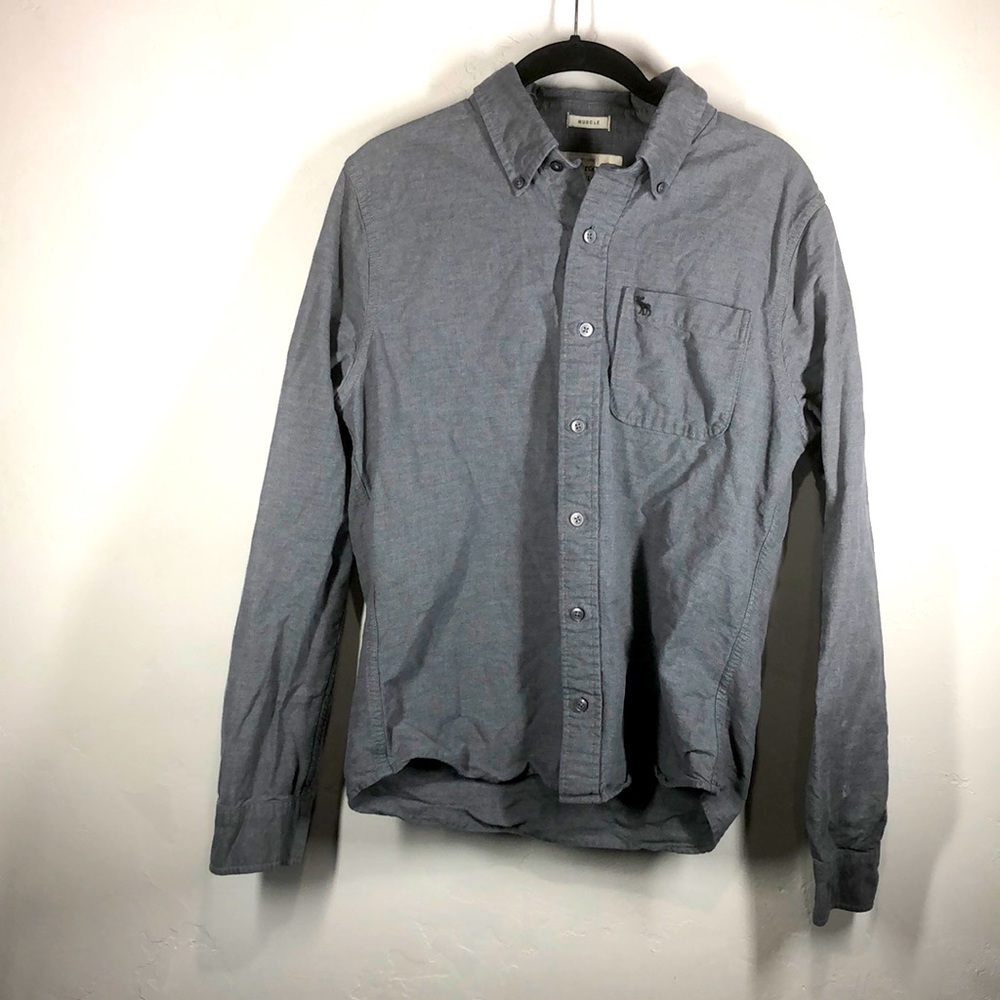 Abercrombie & Fitch Muscle fit gray button down shirt size medium